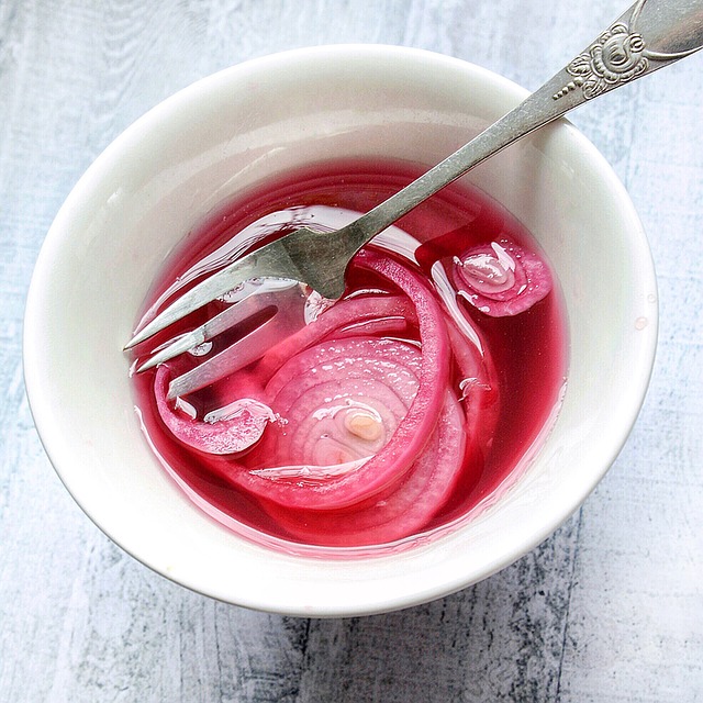 no_fuss_pickled_onions